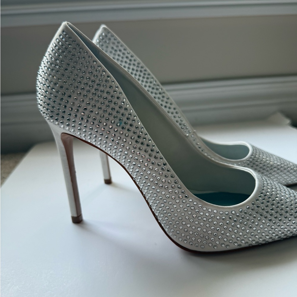 SCHUTZ Silver Textured Stiletto Heels